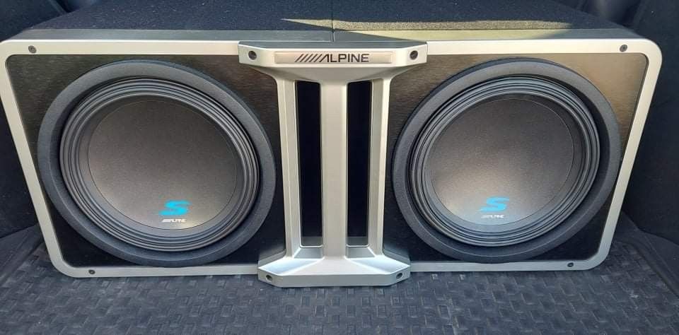 12inch Subs/ 600watt Amp