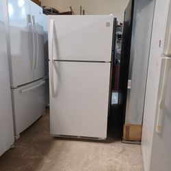 Kenmore Refrigerator Top Freezer White 