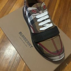 Size 9 Burberry 