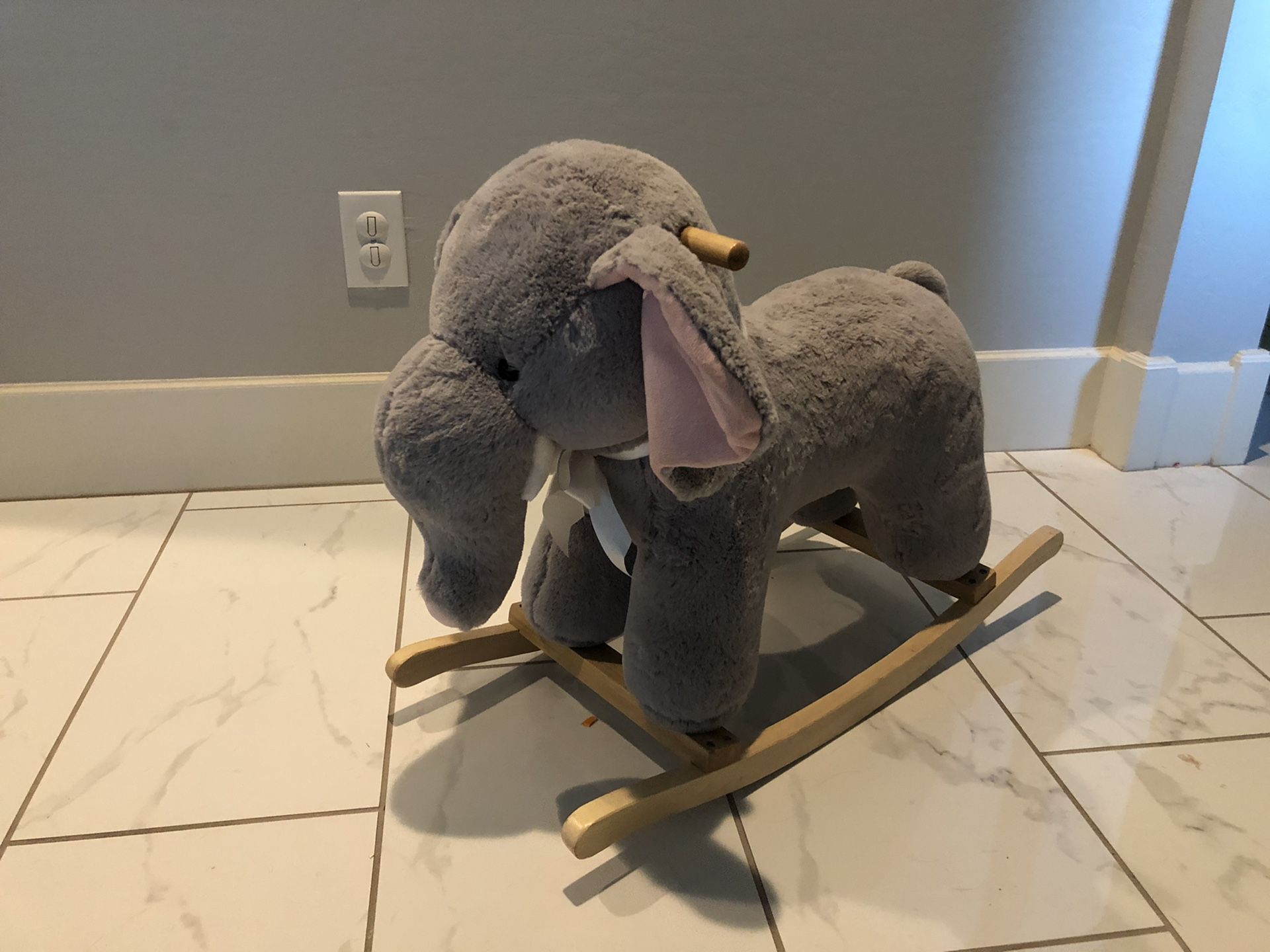Rocking horse / elephant