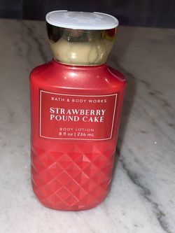 New Bath & Body Works STRAWBERRY POUND CAKE Body LOTION Full Size