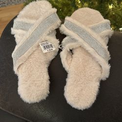 Fuzzy White Slippers 