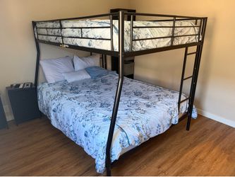 4 Queen/full bunk beds