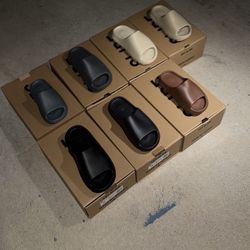 Yeezy Slides 