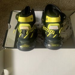 Nike Air Max 720 Saturn Size 6.5