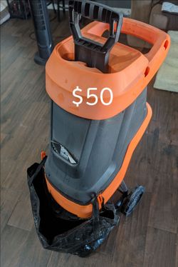 Electric Wood Chipper and Shredder, 15-Amp with 12-Gallon Collection Bag