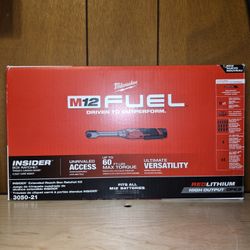Milwaukee M12 Fuel Insider Extended Reach Box Ratchet Kit 1/4"-3/8" With 2.0 High Output Battery