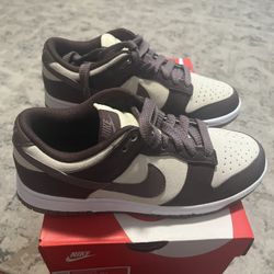 Size 8 Women’s Nike Dunk Low