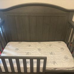 Toddler Bed And Changing Table
