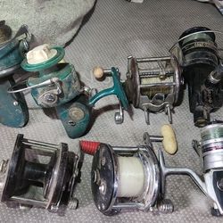Fishing reels selling as a lot