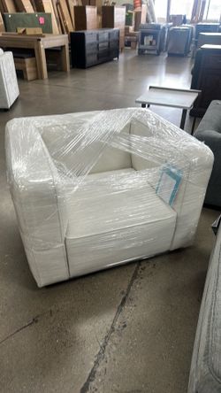 Abbyson chair