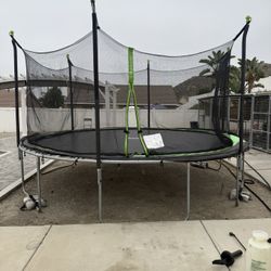 Trampoline 