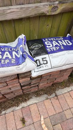 Leveling sand