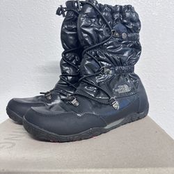 The North Face Waterproof Boots w/ Primaloft Size 6.5