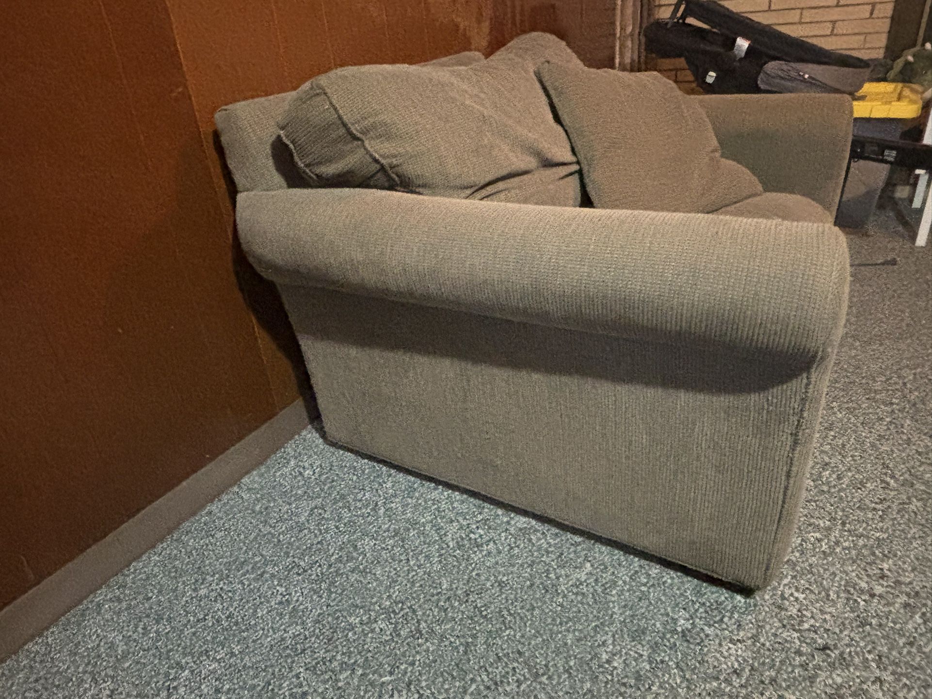 Chair For Sale 4ft Wide X 3.5 Ft Deep