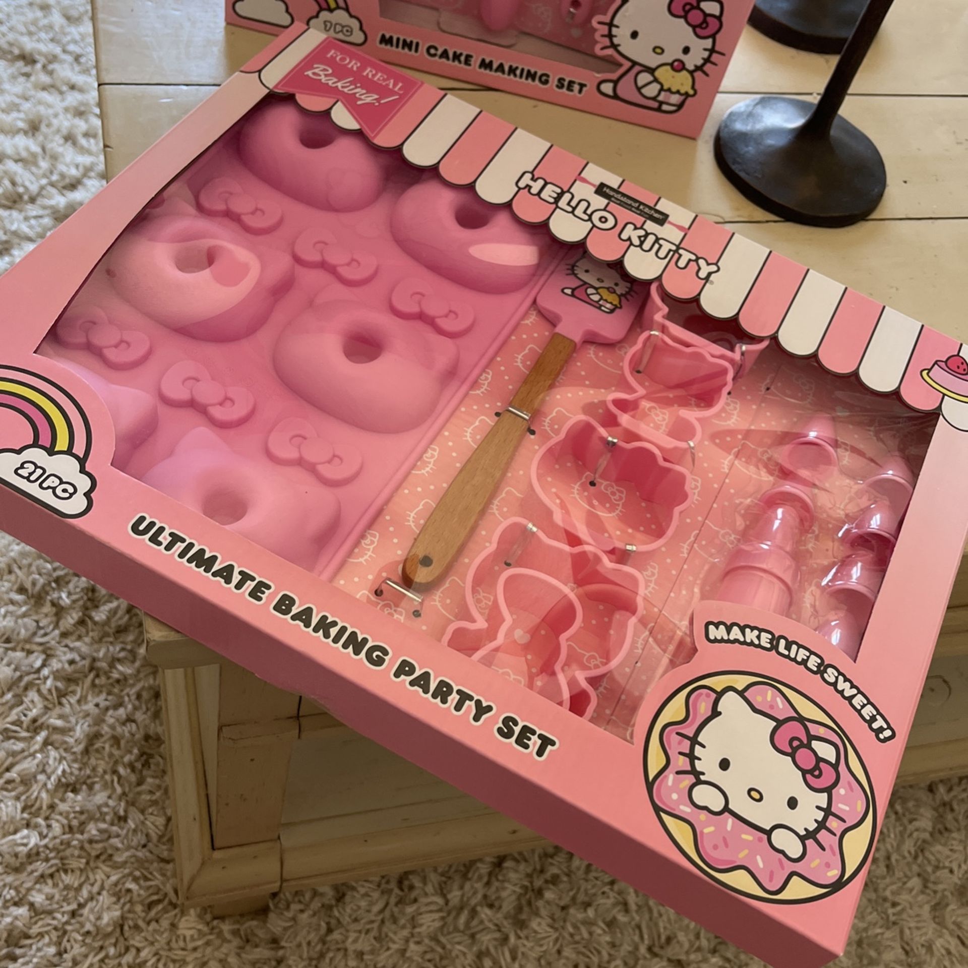 Hello Kitty Ultimate Baking Party Set