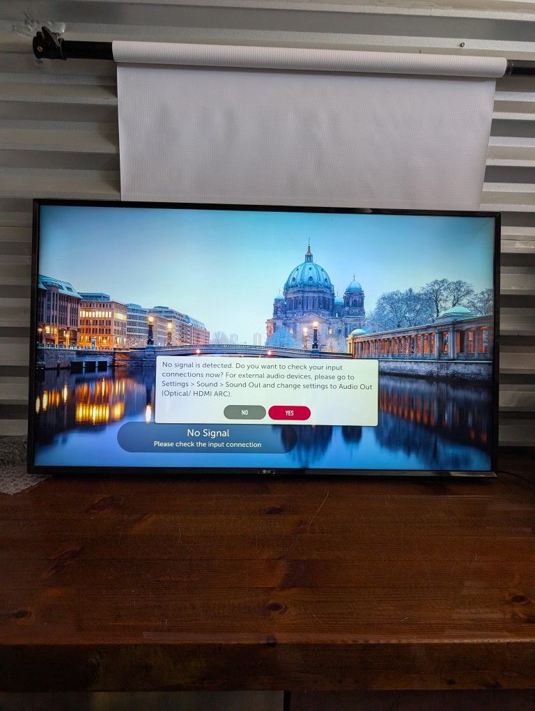 55" LG tV