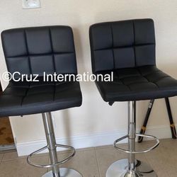 New 2 Black Bar Stools 