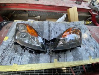 2007 Nissan Altima headlights
