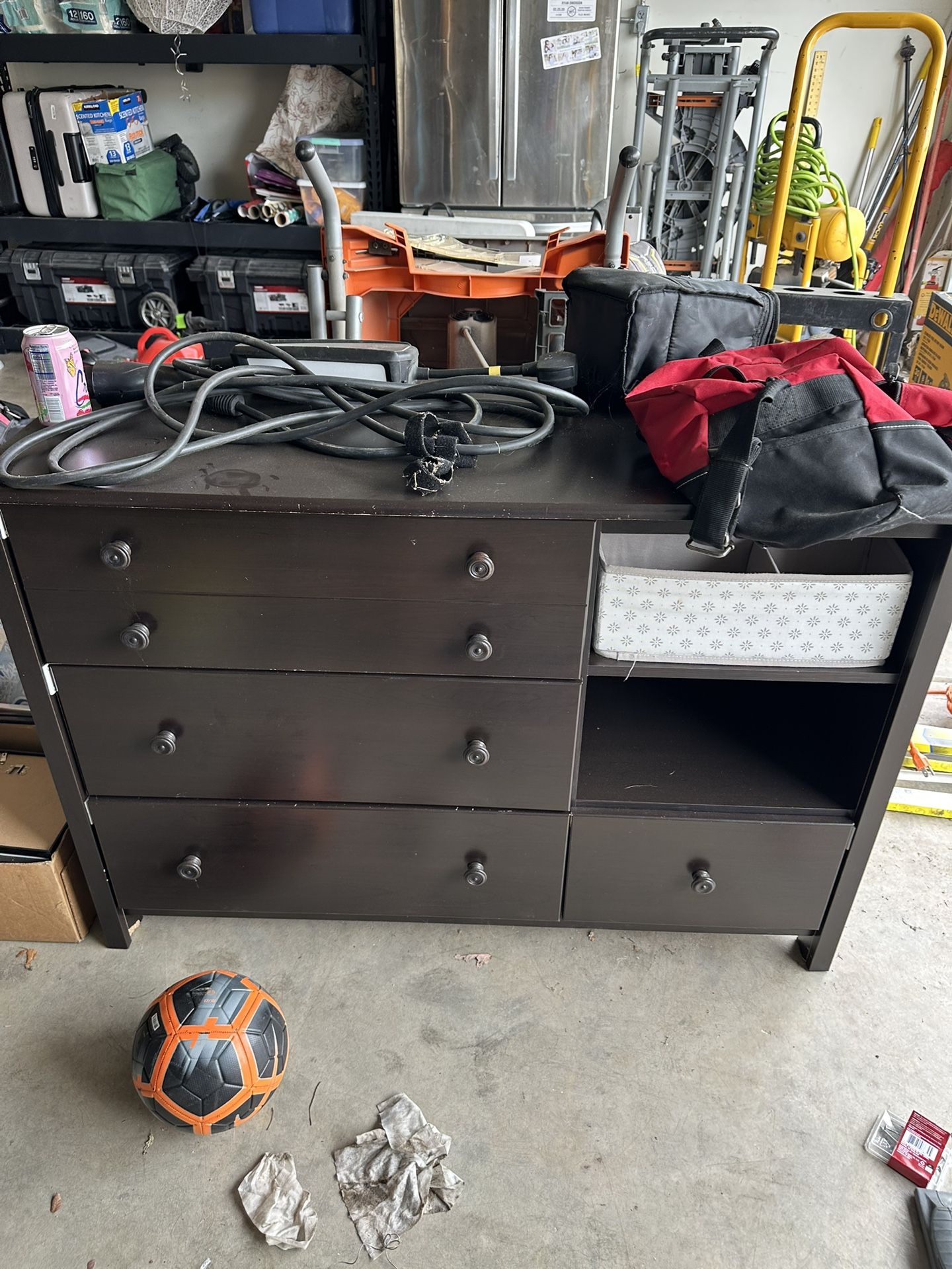 Dresser