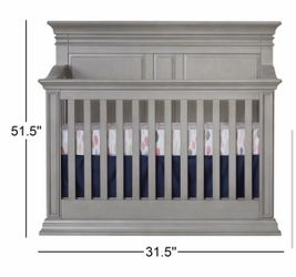 Vienna 4 -in - 1 Convertible Crib