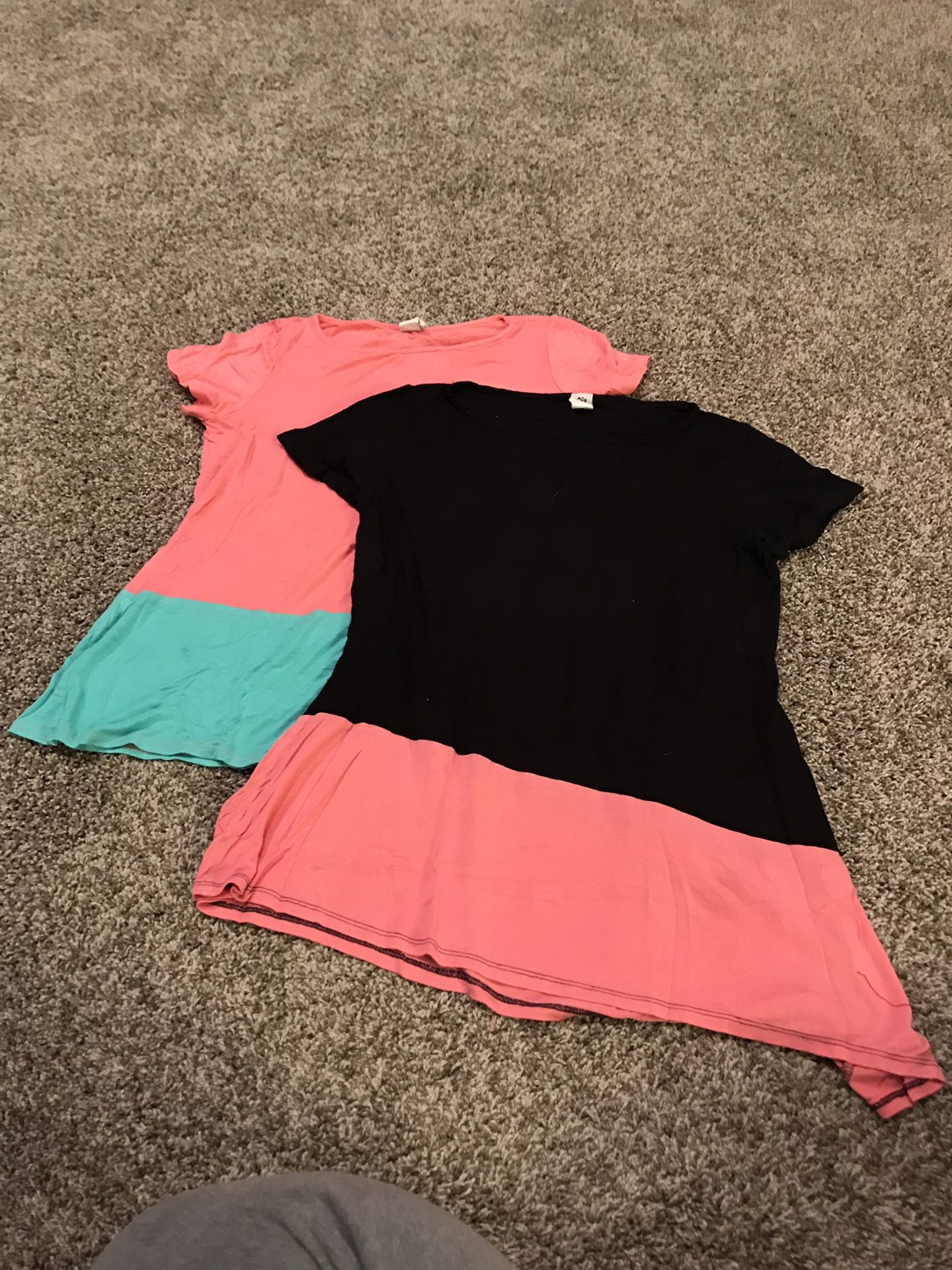 Set of 2 asymmetrical short sleeve shirt size XL