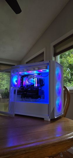Gaming PC / RTX 5070