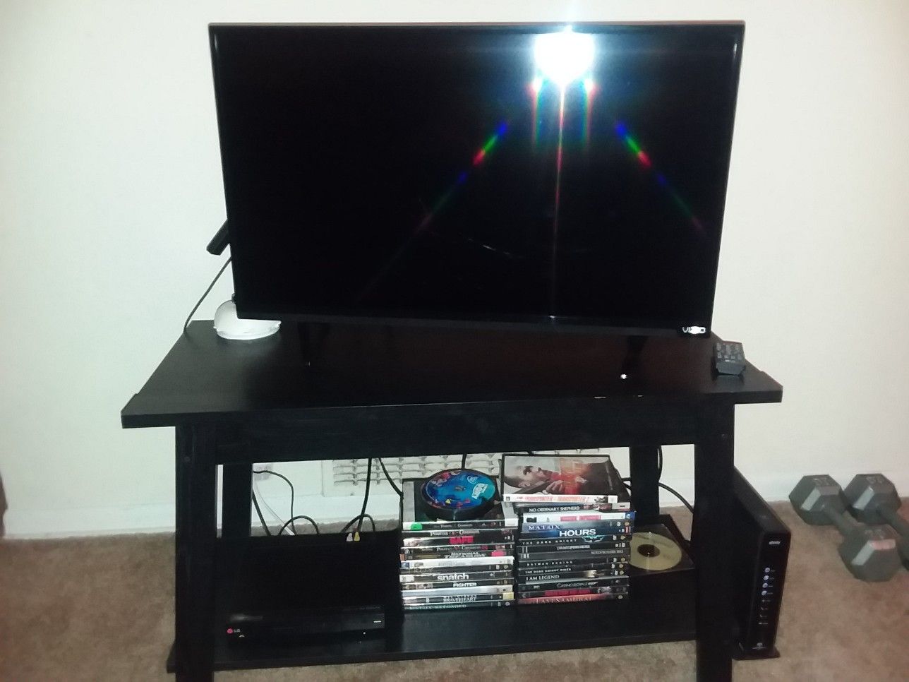 Selling 32 inch Vizo TV with remote. Xbox 360 3 games controller. 20 or so movies