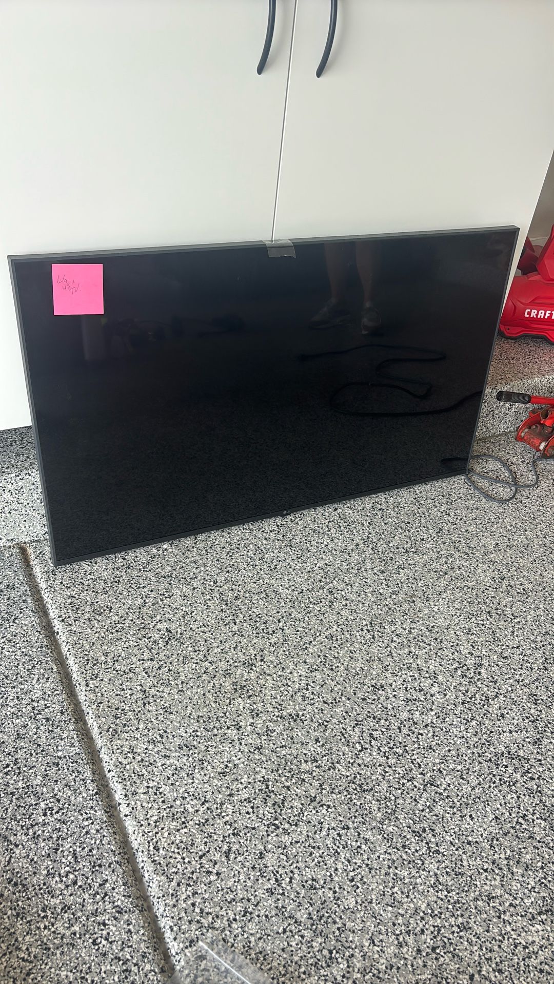 LG 43” TV