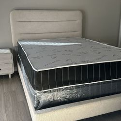 Queen Size Mattress & Box Spring. 🚚WE DELIVER🚚