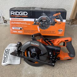 RIDGID 18V Brushless Cordless 7-1/4 in. Rear Handle Circular Saw (Tool Only)