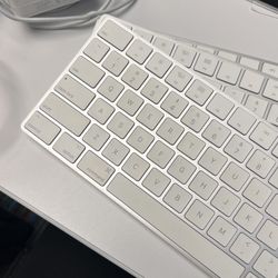 Apple Magic Keyboard 