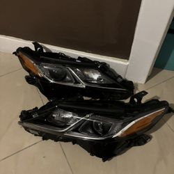 2021 TOYOTA CAMRY HEAD LIGHTS