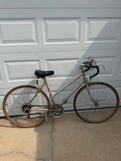 Vintage Road Bike with Drop Handlebars