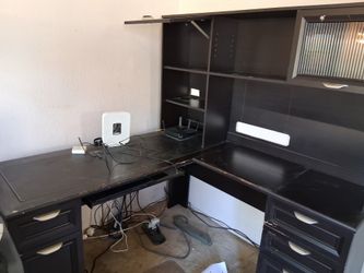 Computer desk