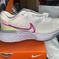 WMNS Nike ZoomX Invincible Run