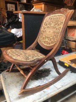 ANTIQUE ROCKING CHAIR