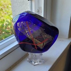 The Glass Eye Studio Paper Weight signed and dated 1990, Free Form Shape.⁸