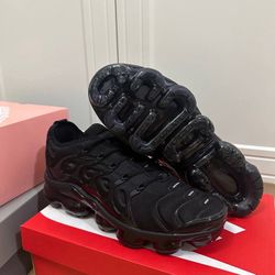 vapor maxes brand new