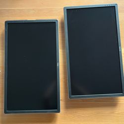 2 27" 4K Dell monitors (2715Qt)