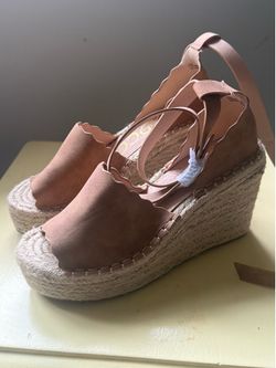 Sandals heeled