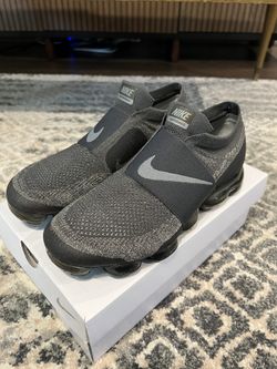 Dead Stock Nike Air Vapormax Flyknit Moc Men Size US 10 Midnight Fog w Box for Sale in Arcola TX OfferUp