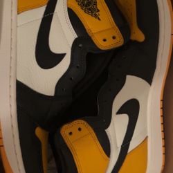 Air Jordan 1 Retro High OG ‘Yellow Toe’