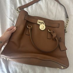 Michal Kors purse