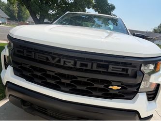 Chevrolet Silverado 2023 grill