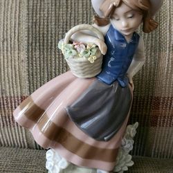 Lladro 'Sweet Scent' #5221 Porcelain Figurine, Made in Spain, 6 1/2" Tall