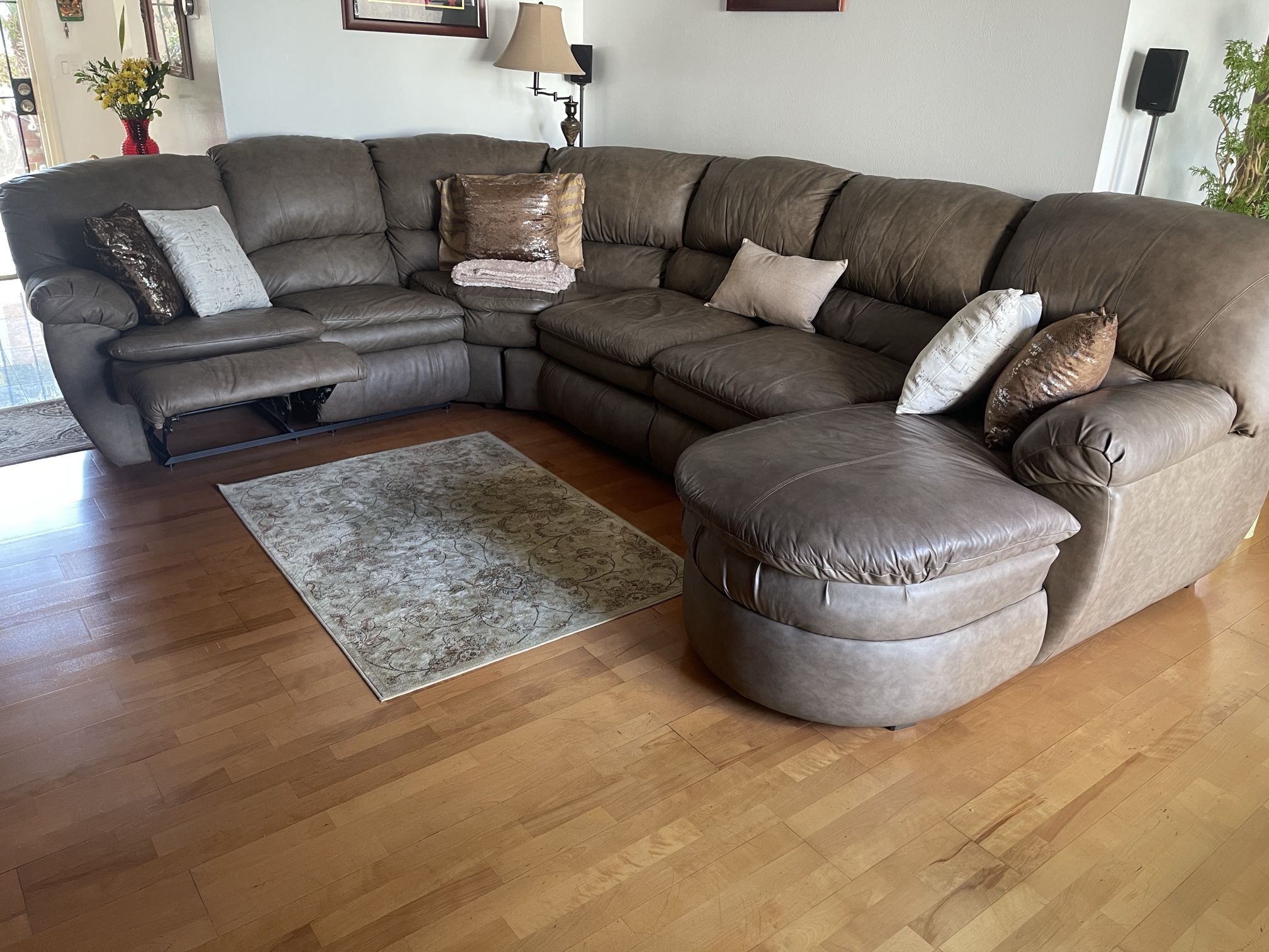 3Piece Luxury Leather Living Room Furniture Set for Sale in Covina, CA