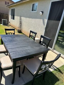 Dining Table with 6 chairs