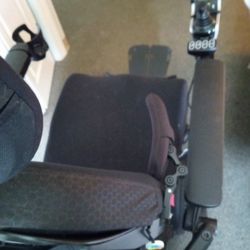 Electric  WHEELCHAIR. 4OO.00 OR Best Offer