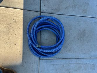Good hose missing the end 40 ft